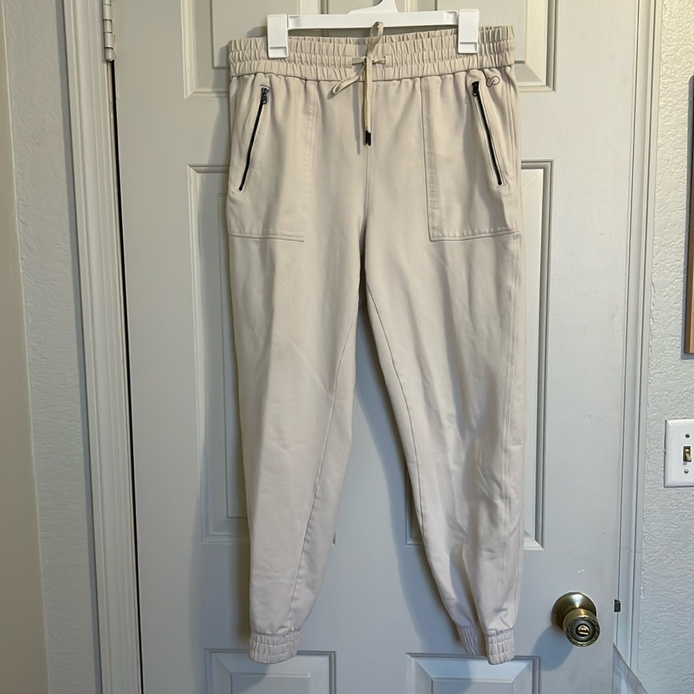 CALIA By Carrie Underwood Cream Sweatpants Size Medium